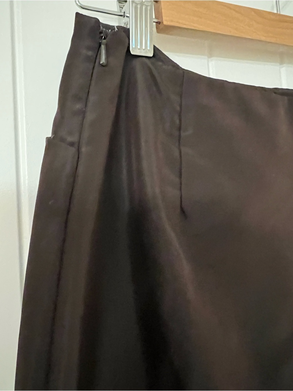 Never been worn Vintage Choc brown 100% silk skirt by Carmen Marc Valvo - Picture 7 of 15